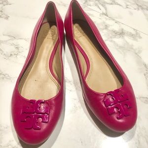 Tory burch logo ballet shoes